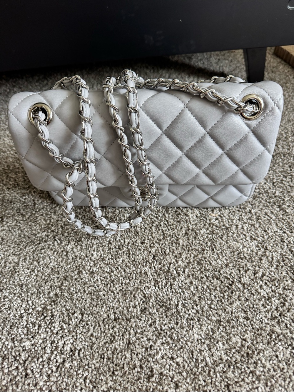 CC Chanel gray bag - Picture 2 of 9